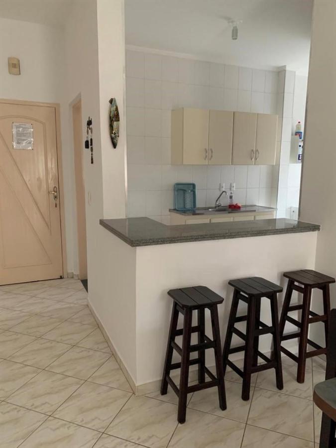 Apartment Apto C/2 Quartos Sendo Uma C/ar E 2banheiros
