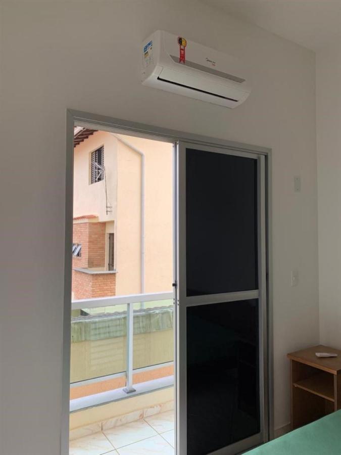 Apto C/2 Quartos Sendo Uma C/ar E 2banheiros Apartment