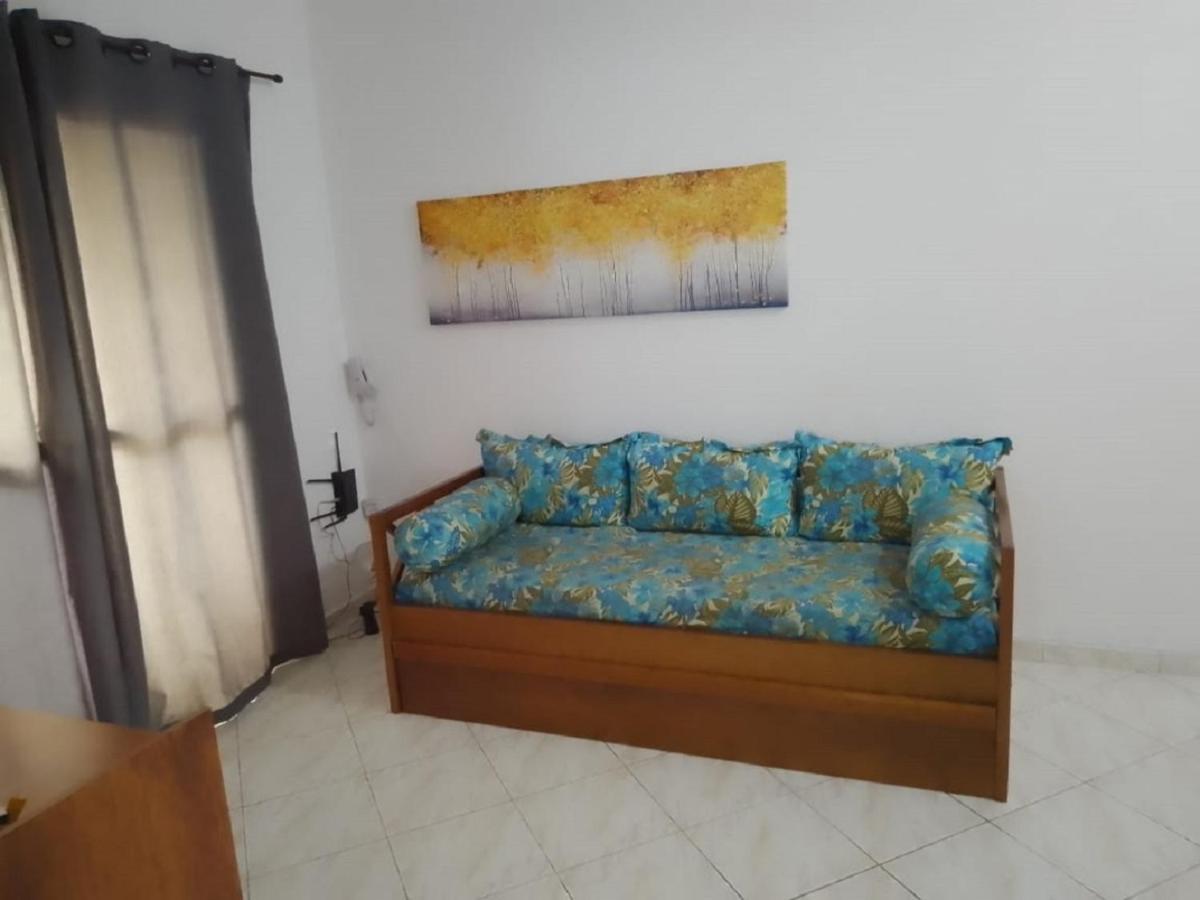 Apartment Apto C/2 Quartos Sendo Uma C/ar E 2banheiros